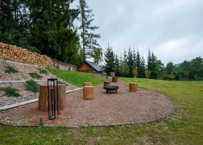 Near Pern Tejn Castle In Smr Ek Ujčov